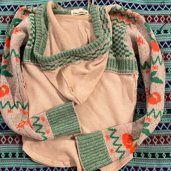 ✨NWOT ✨WE THE FREE Cherry Cola Swift Cuff size S Oatmeal Combo SOLD OUT at Fp 🍒 - Picture 6 of 10